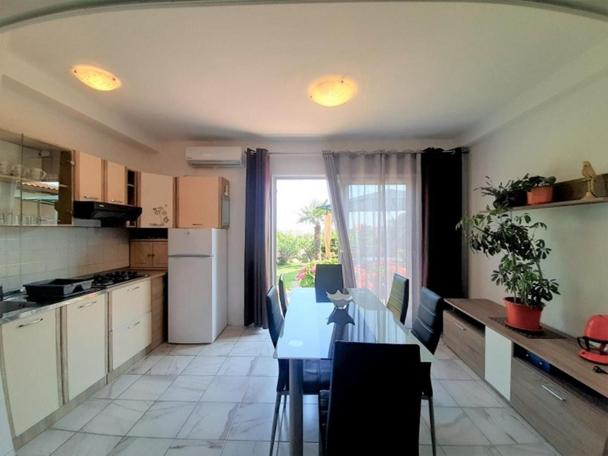 Apartments Nada Krk Island Exterior foto